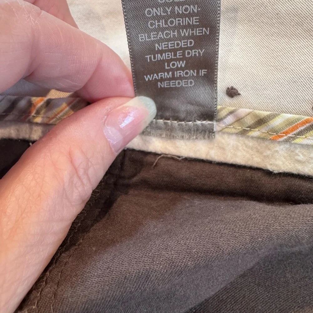 Avenue Brown Women's Capris, Size 16 - Picture 10 of 11